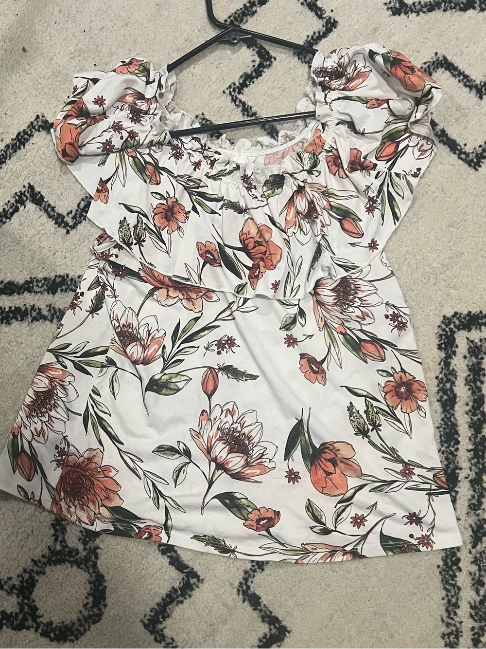 Floral Puff-Sleeve White Camisole with Coral Blooms